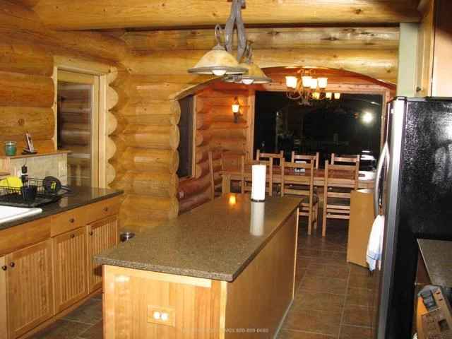 f2f519 8cf7df4e8f5440e0b4ec0c055e094d7f mv2