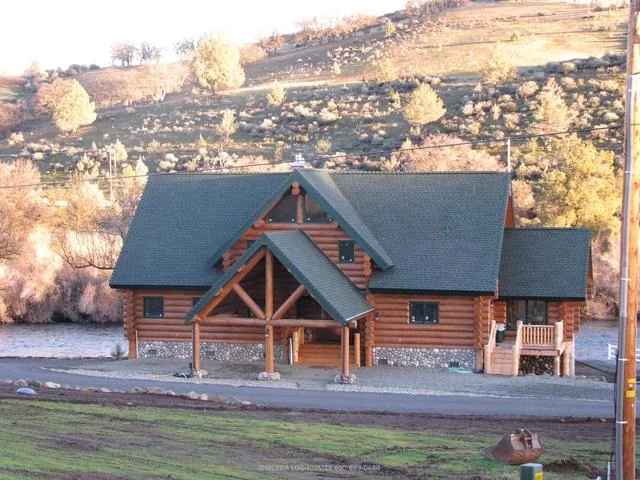 f2f519 8daffb95cd4e42cd8d6f9d53da03f8d6 mv2