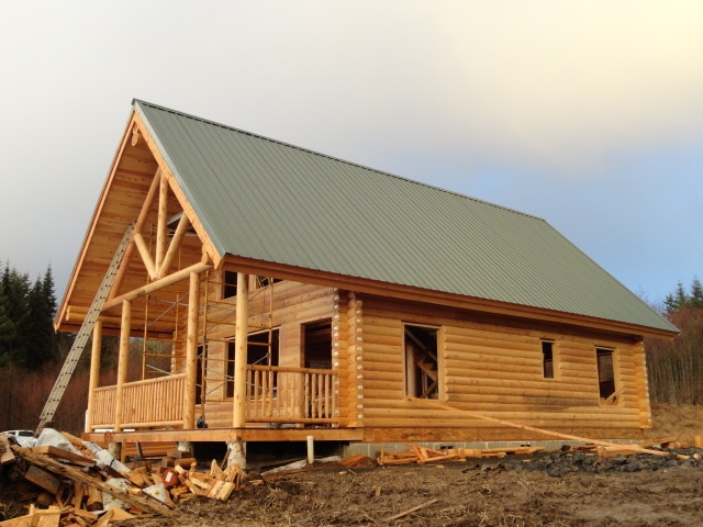 Constructing log cabin home