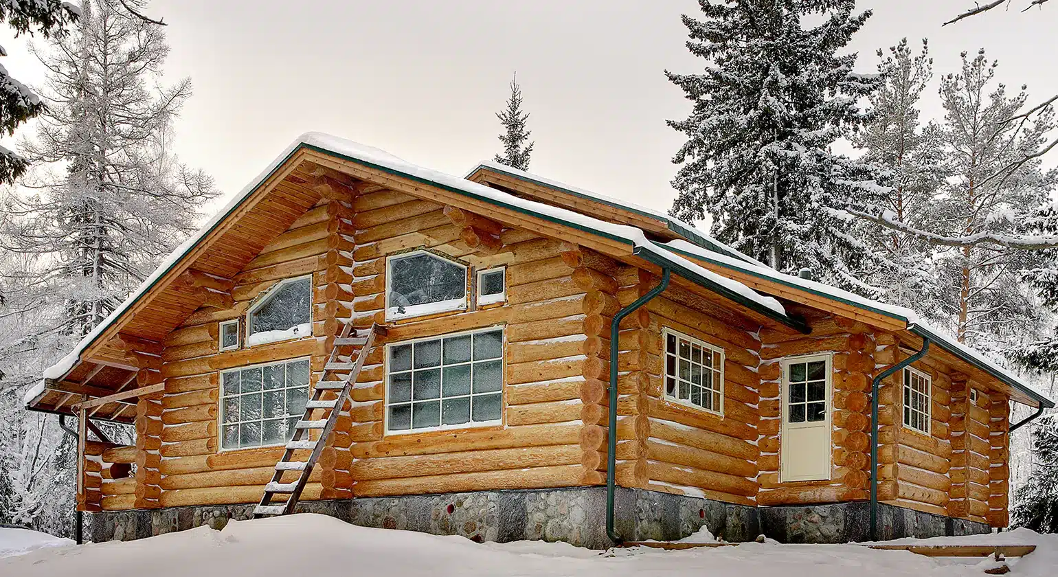 Insulated Log Cabins vs Traditional Homes