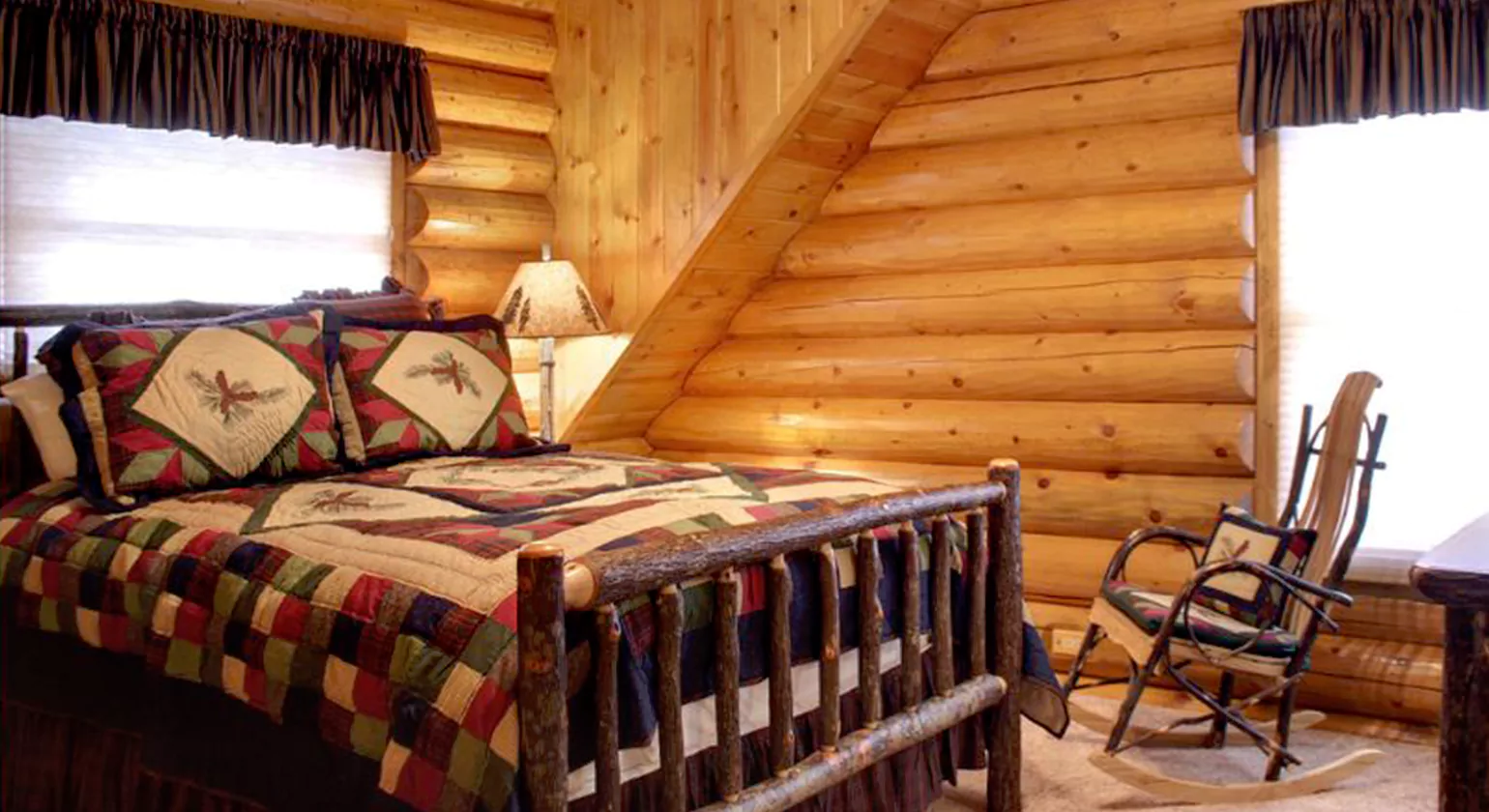 Log Cabin Bedroom Inspiration for Restful Retreats