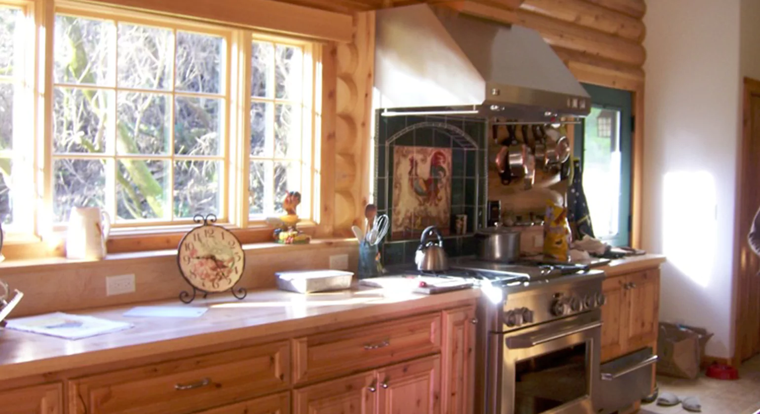 Modern Alternatives to Traditional Half Log Siding