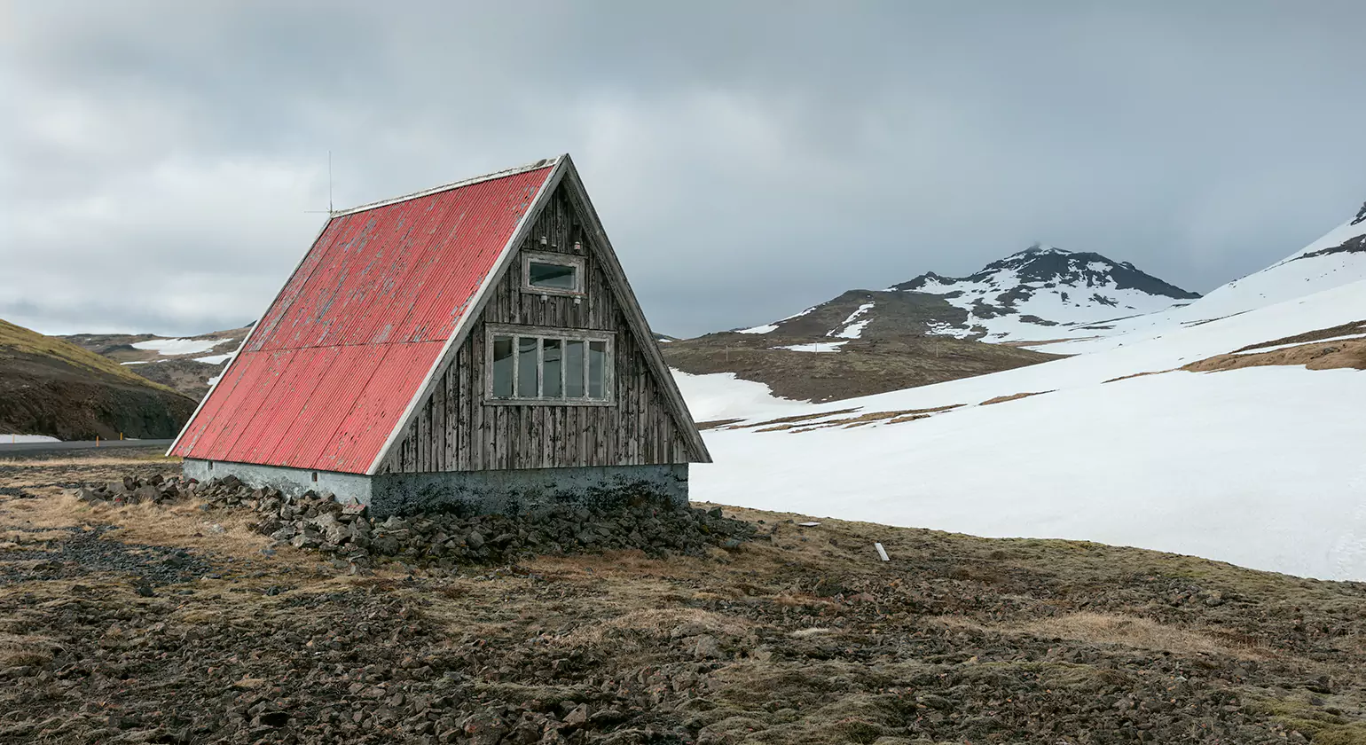 Environmental Benefits of Choosing a White Log Cabin