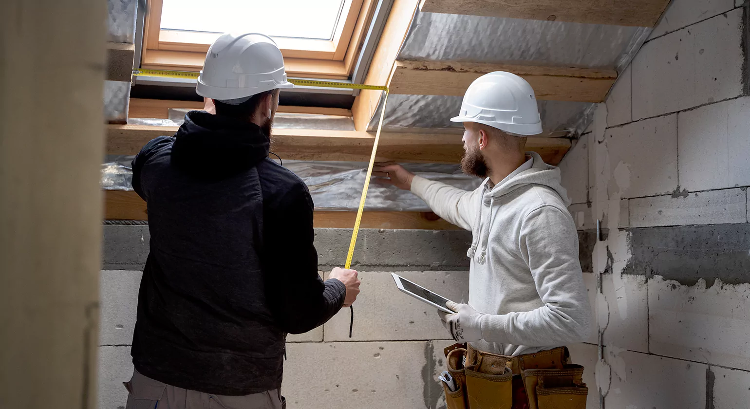 DIY vs. Hiring a Professional Builder