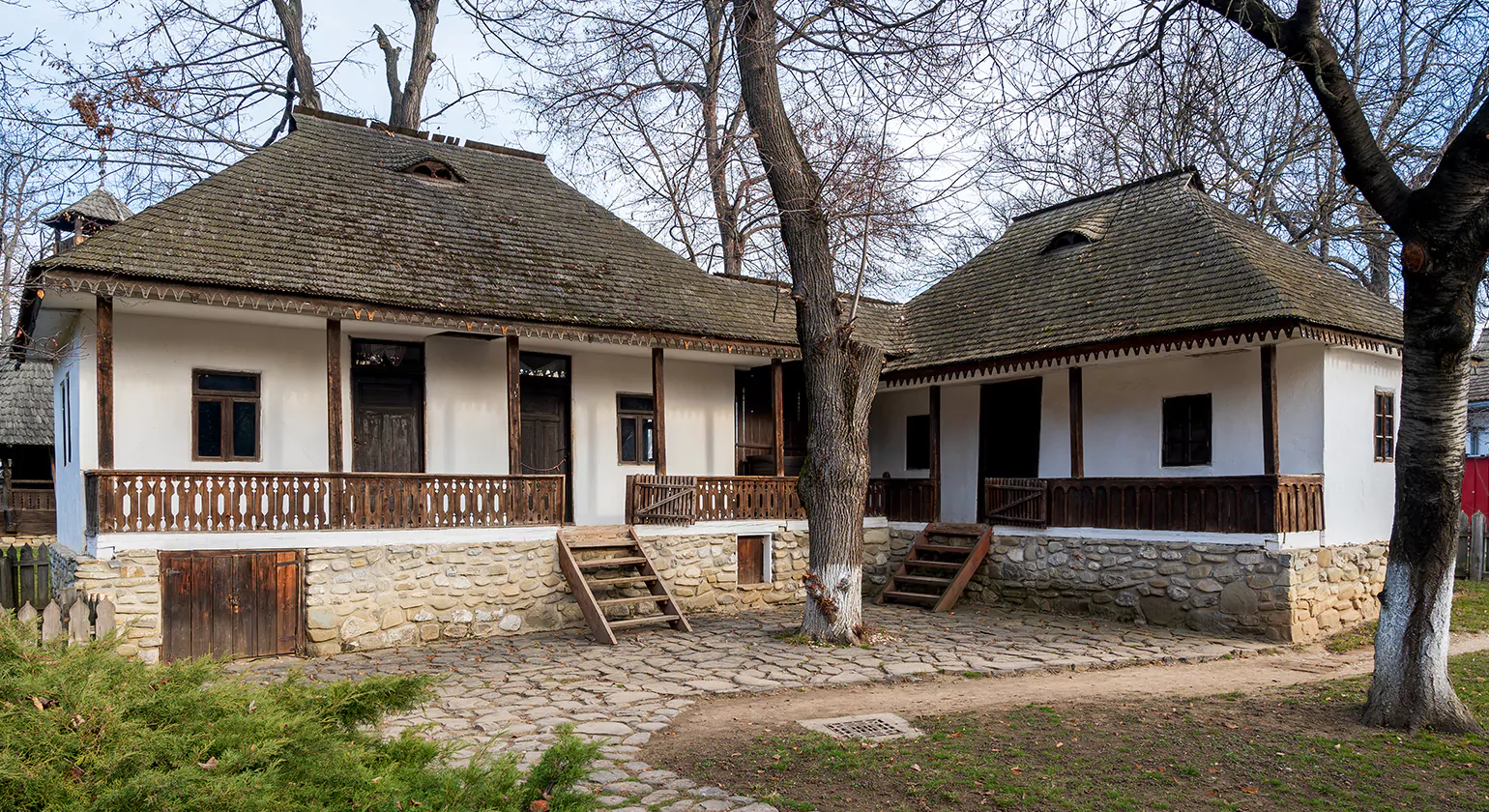 Rustic Ranch Homes vs. Traditional Ranch Homes