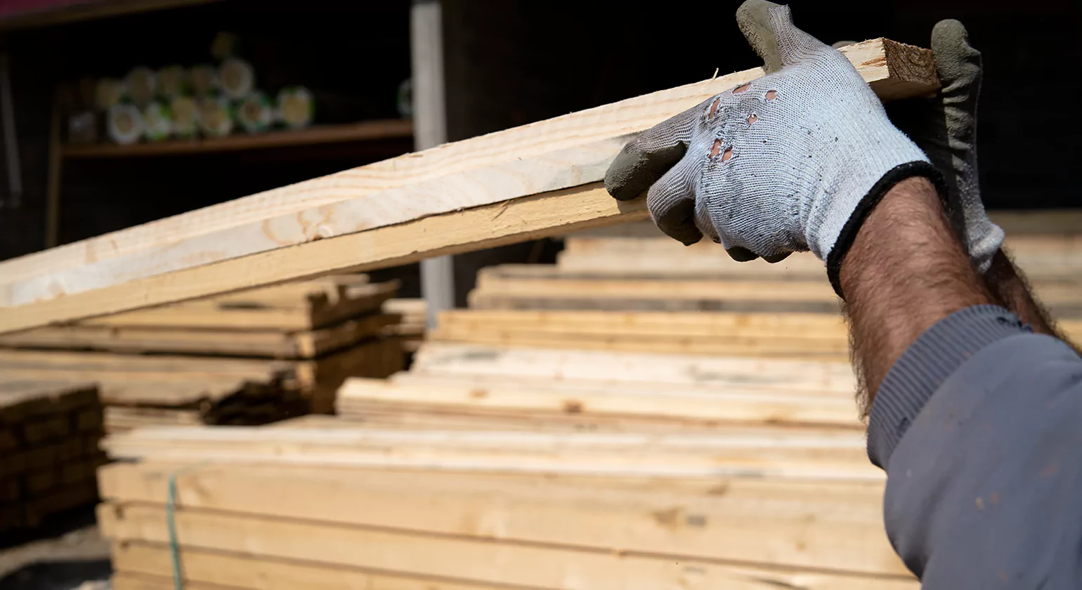 Choosing the Right Materials for a Timber Frame Barndominium
