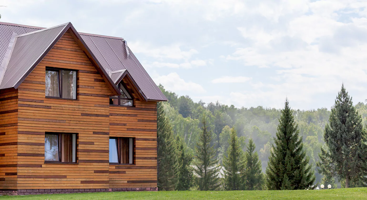 What Is a Hybrid Timber Frame House