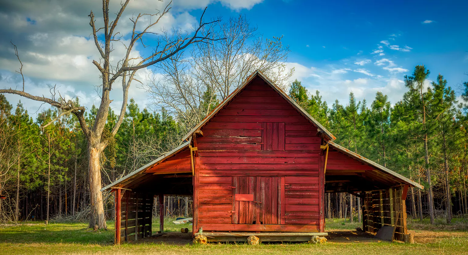 What Makes a Log Cabin Farmhouse Unique