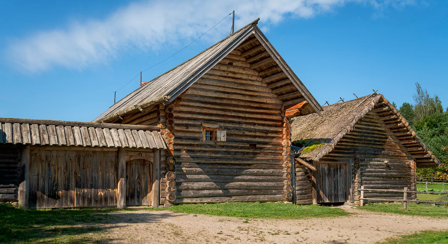 Famous Examples of Cruck Beam Houses