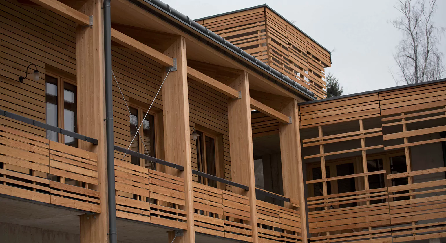 Benefits of Building a Wooden Plank House